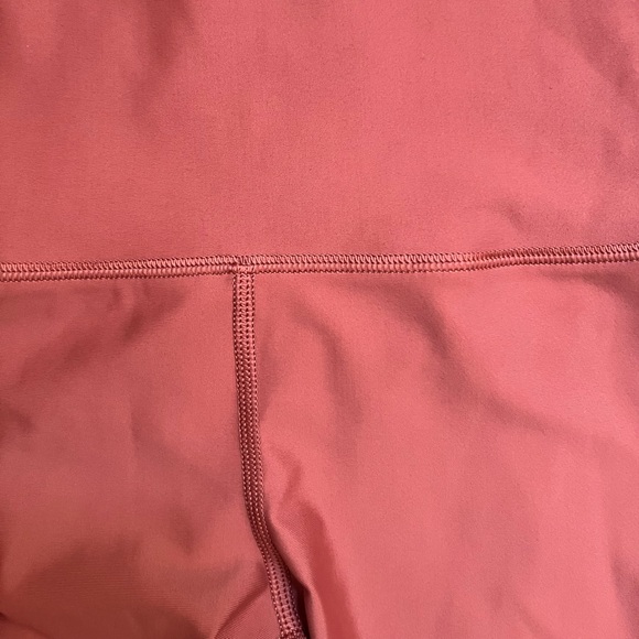 EUC! No flaws super flattering leggings - Picture 3 of 3